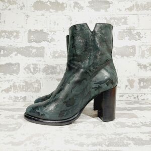 NEW Ross & Snow Renata Women's Black Camo Heeled Ankle Boots W678